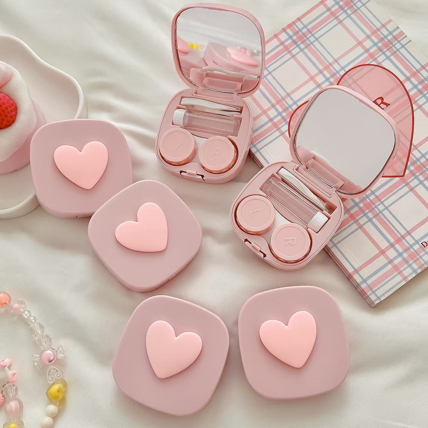 Women Accessories List - Kalp Kontakt Lens Kutusu Ayna ile