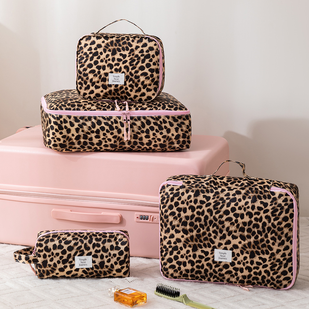 Leopar Makyaj Çantası Tuvalet  - Women Accessories List incelemesi ve fiyatı